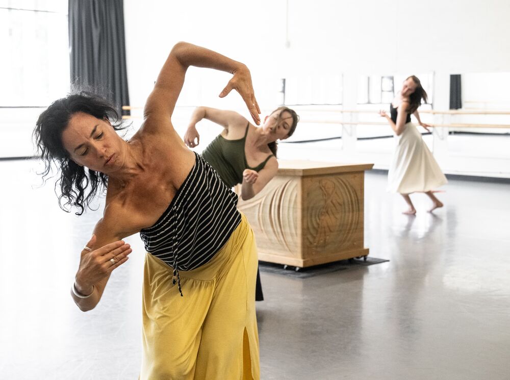Tasha Faye Evans, Emily Solstice Tait, Kelly McInnes, Indigenous World Dance Residency 2024.