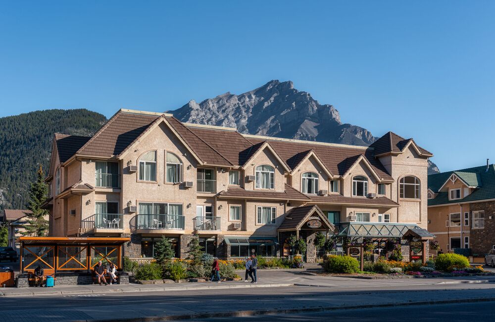 Irwin's Mountain Inn during summer