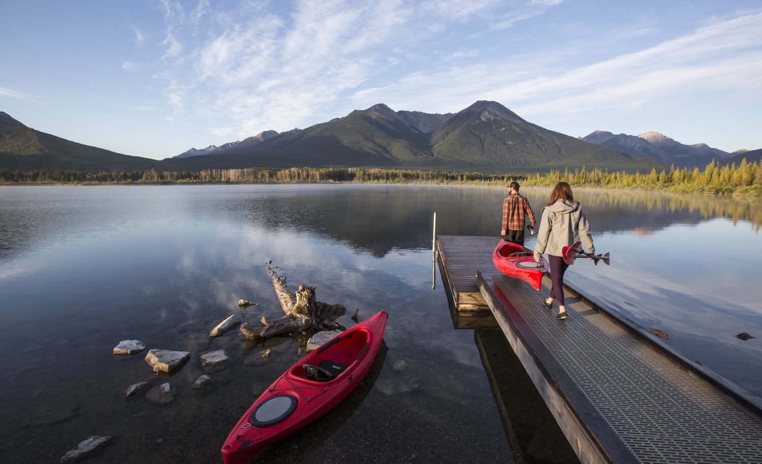Two people kayaking at Vermillion Lakes in Banff National Park