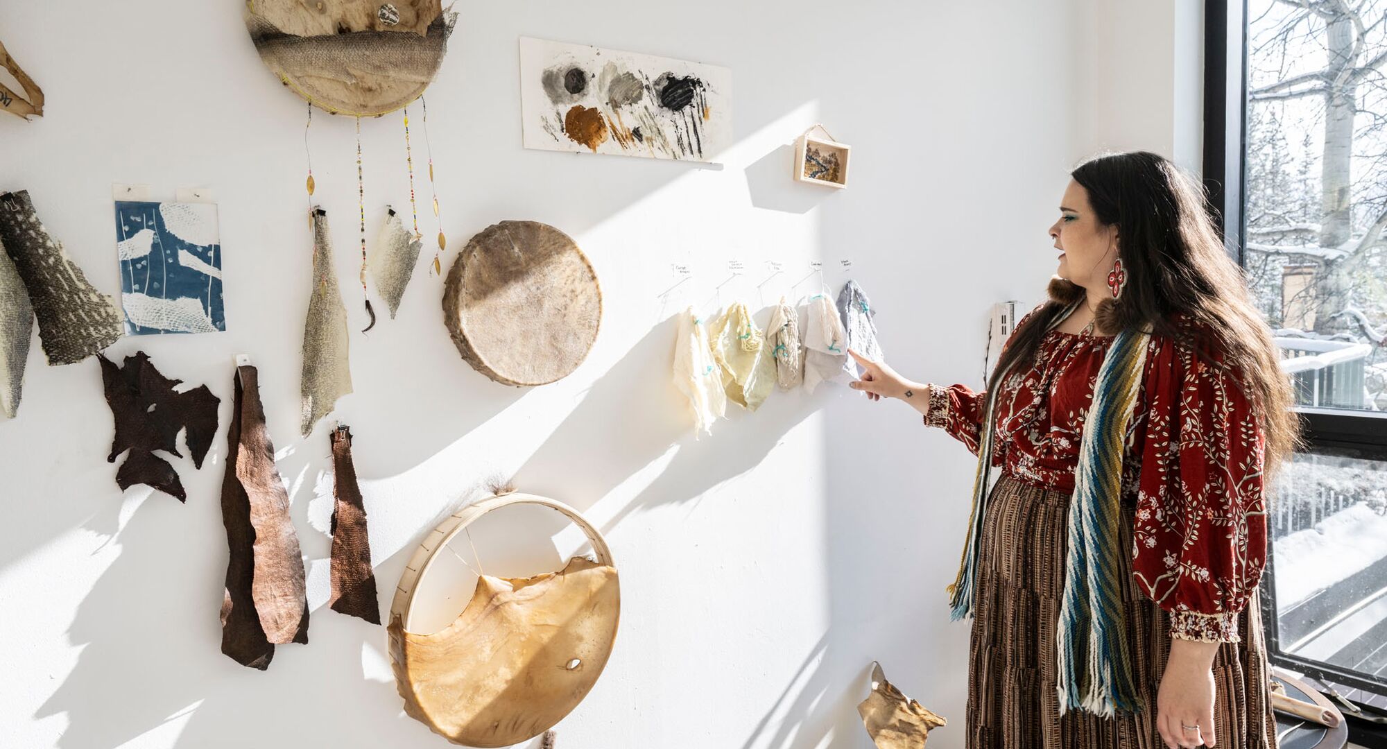Studio of Danielle Piper, Aknumustiǂis 2023, photo by Rita Taylor.