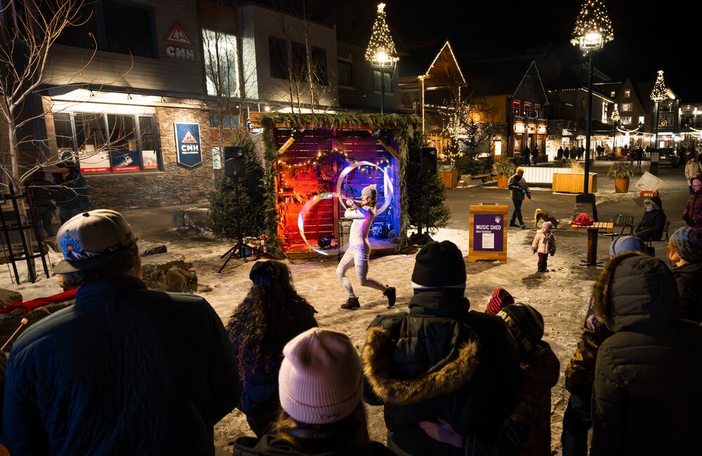 Entertainment on Bear Street in Banff