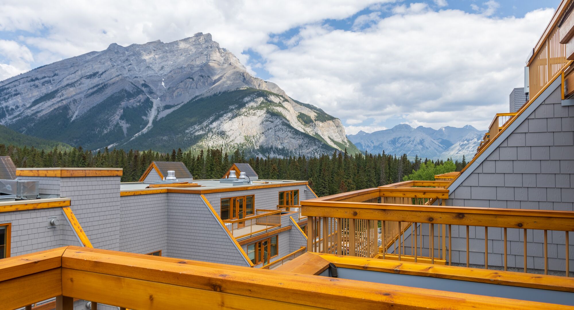 Exterior of Hotel Canoe and Suites
