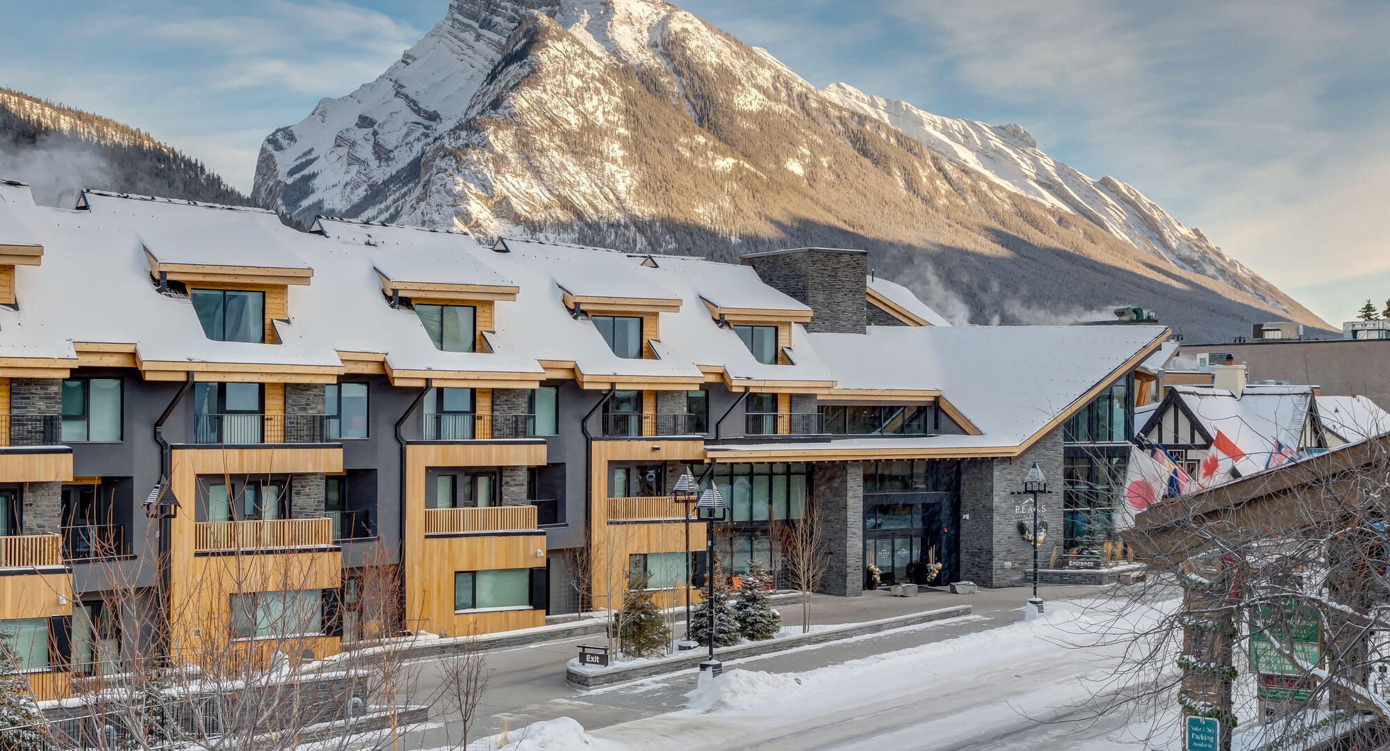 Peaks Hotel & Suites – Modern Mountain Hotel in Banff with Mount Rundle Views