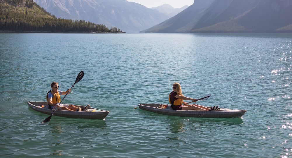 Paddle Lake Minnewanka Banff & Lake Louise Tourism