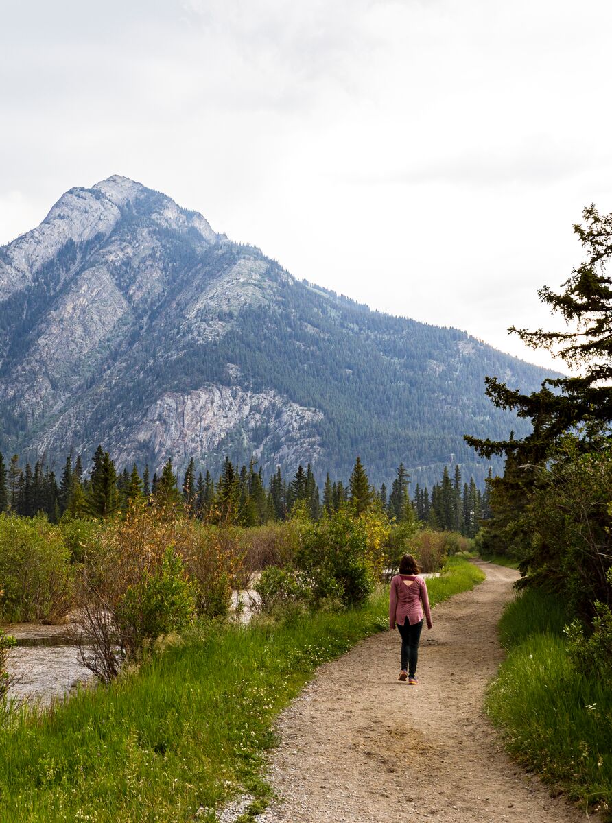 Easy Sightseeing Walks and Hikes in Banff | Banff & Lake Louise Tourism