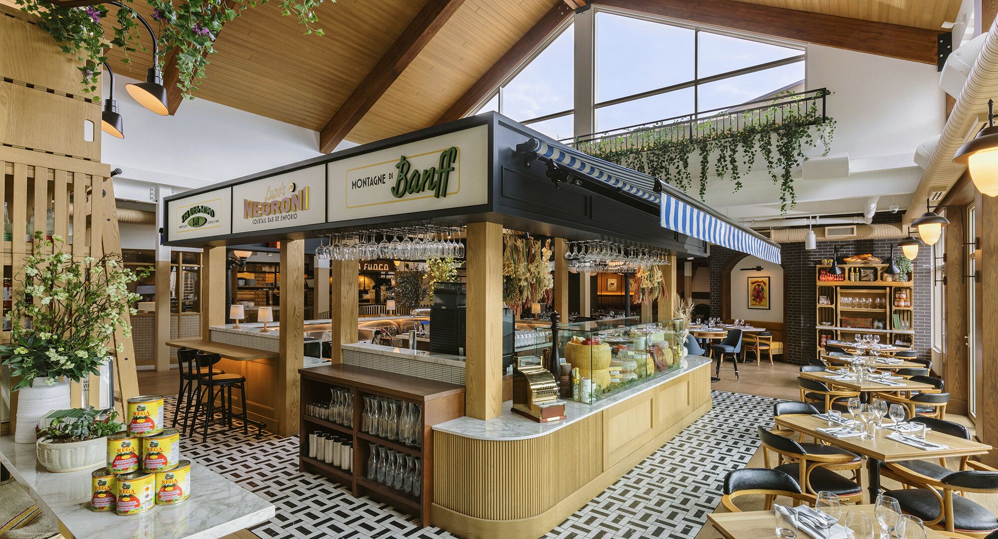 LUPO Italian Ristorante - Interior